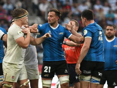 Guy Pepper clashes with Argentina players