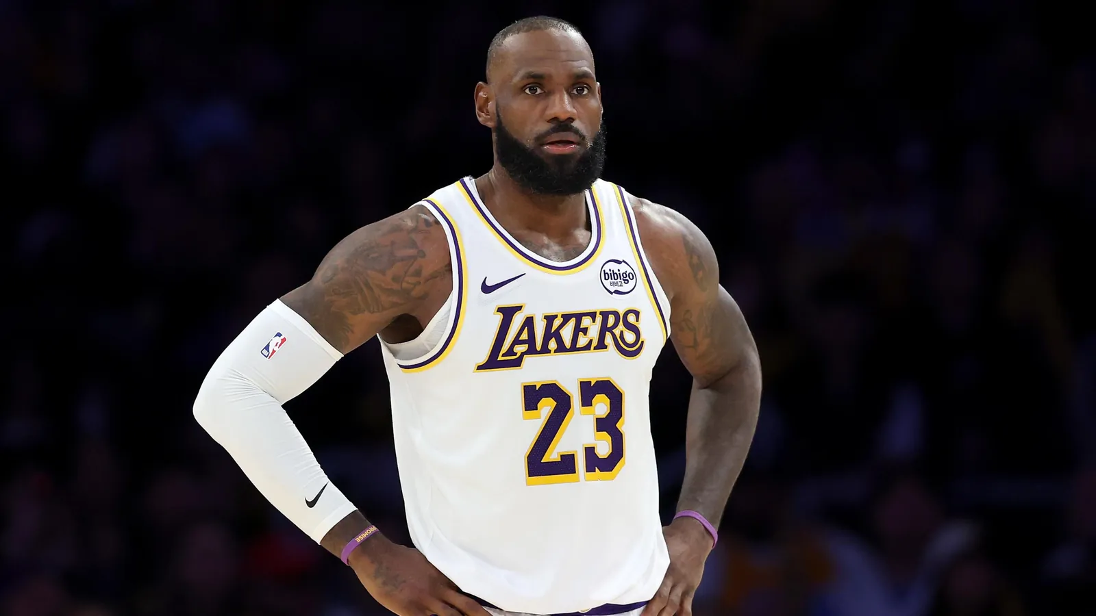 Sacramento Kings v Los Angeles Lakers